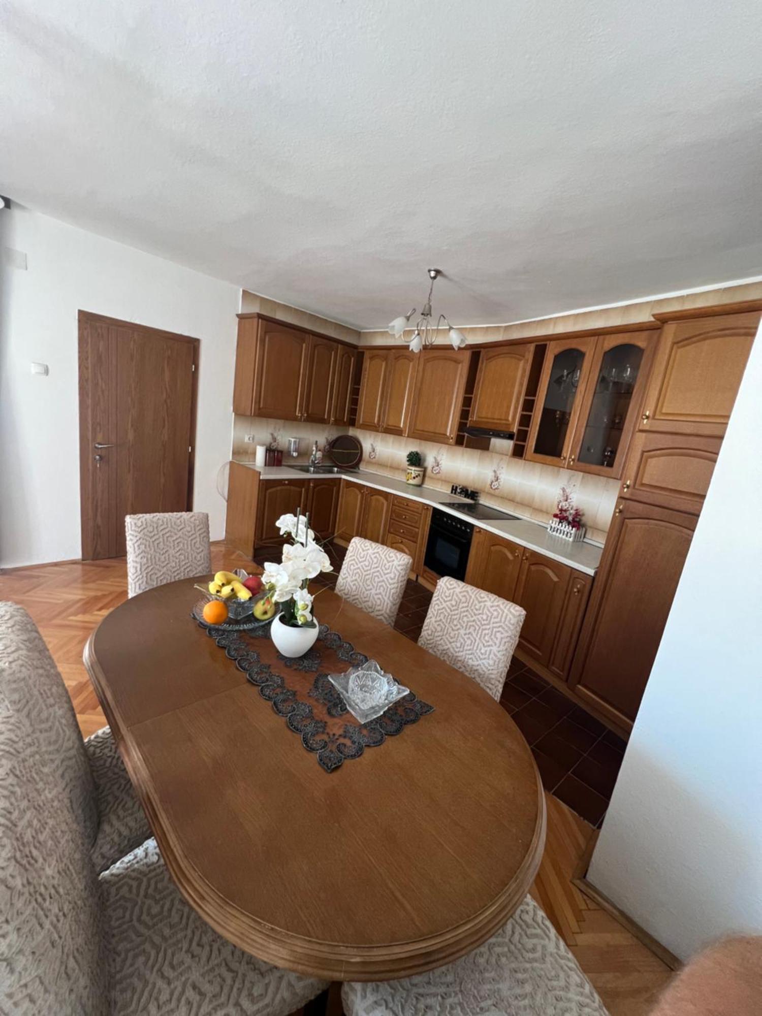 City Heart Apartments Улцинь Екстер'єр фото
